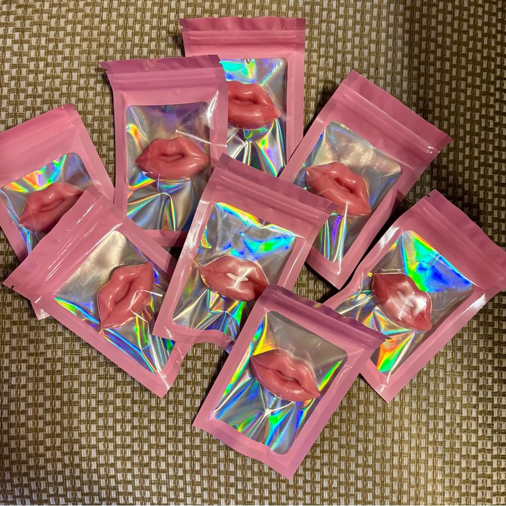 Hand Poured Oatmeal "Kiss" Soap Set